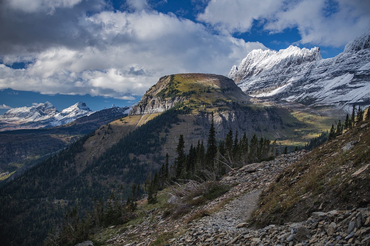 HIghline Trail from Logan Pass towards Haystack Butte and Garden Wall