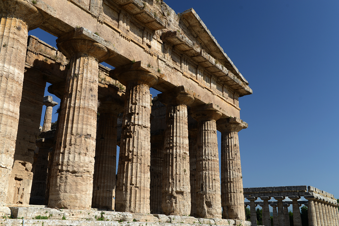 Tempio di Nettuno (and Tempio di Hera (right))